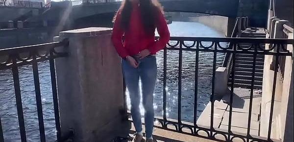  Girl pee in a public place